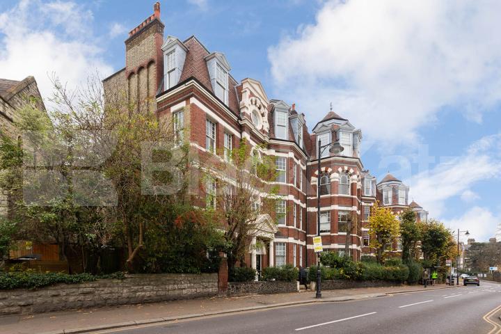 Gorgeous three double bedroom property in a period mansion block in Highgate Hornsey Lane, Highgate / Archway